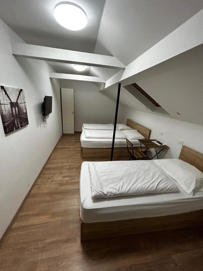 Sobe Zimmer Frei Pozega Exterior photo