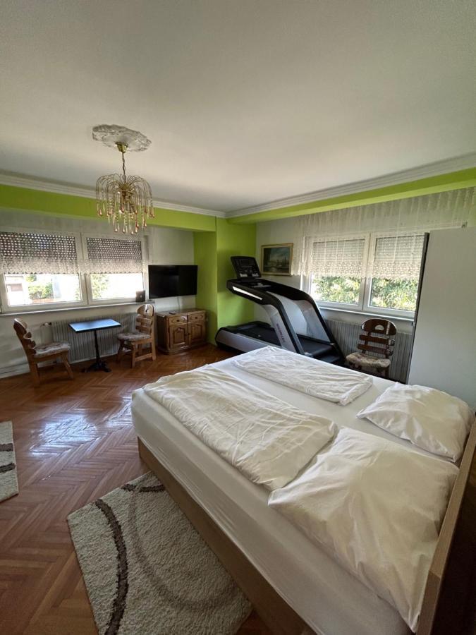 Sobe Zimmer Frei Pozega Exterior photo