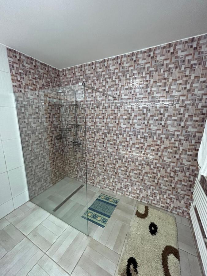 Sobe Zimmer Frei Pozega Exterior photo